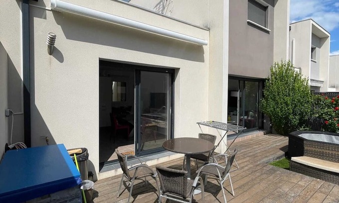 Juvignac House | Homerez - Family House with Pool in Juvignac