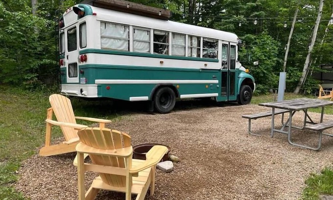 Miller Lake House | Gus the Bus near Tobermory