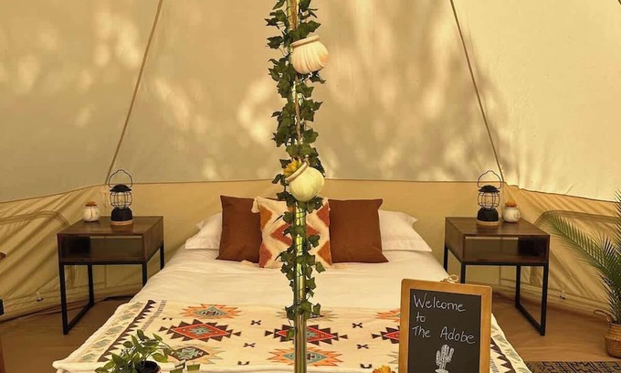 Miller Lake House | "Adobe" Glamping near Tobermory