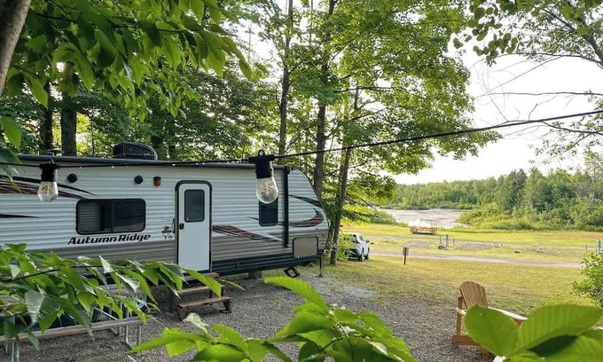 Miller Lake House | Autumn RV near The Grotto