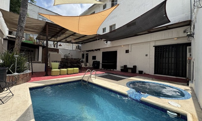 Monterrey Municipality Apartment | Fifth floor apartment near TEC de Monterrey