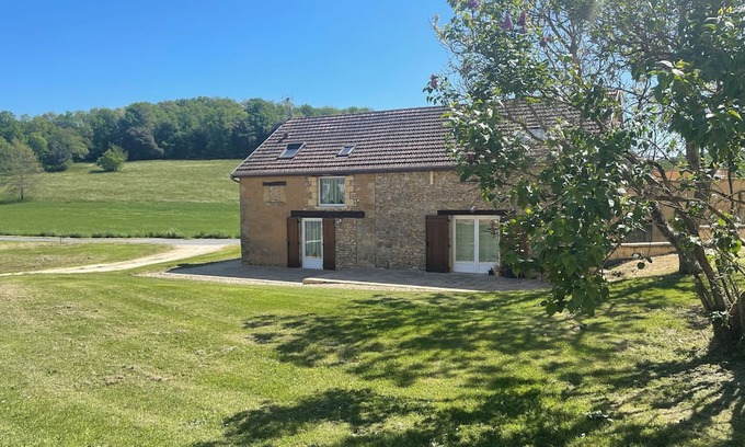 Meyrals House | House in the heart of a pretty, quiet village, ideally located in Périgord