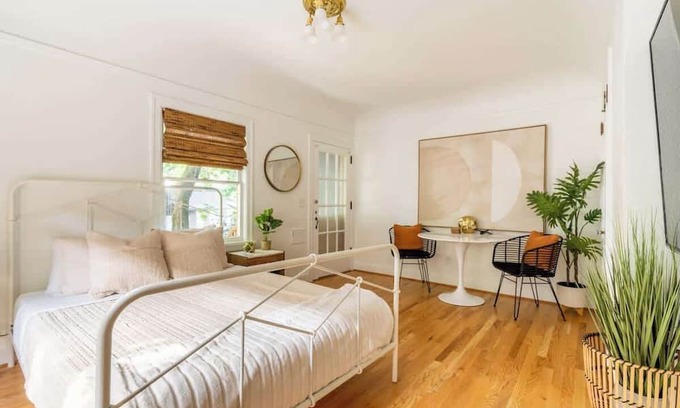 Hosford-Abernethy Apartment | Ladd's Addition Bohemian Paradise ~ 95 WalkScore