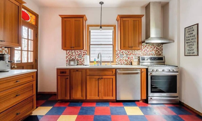 Goose Hollow House | Preserved 1907 Classic 2BR - 92 WalkScore