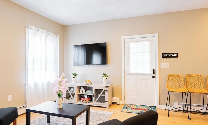 Malden Apartment | Spacious 4-bedroom Boston with WiFi, free parking