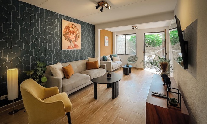 Santa Tecla House | [NEW!] Renovated house in Santa Elena - near the US embassy!