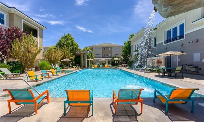 Reno/Tahoe Airport Apartment | New Trendy 1BR Apartment with Heated Pool, Gym & Minigolf