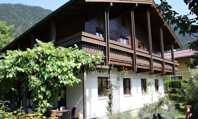 Goldegg Villa | Country House Goldegg near Ski Slopes