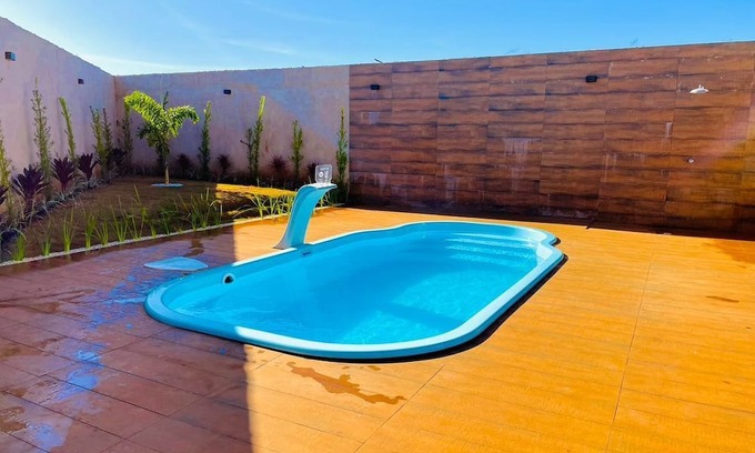 Olimpia Boat Rental | Charming 2-bedroom house boat in lovely Olímpia with AC, WiFi