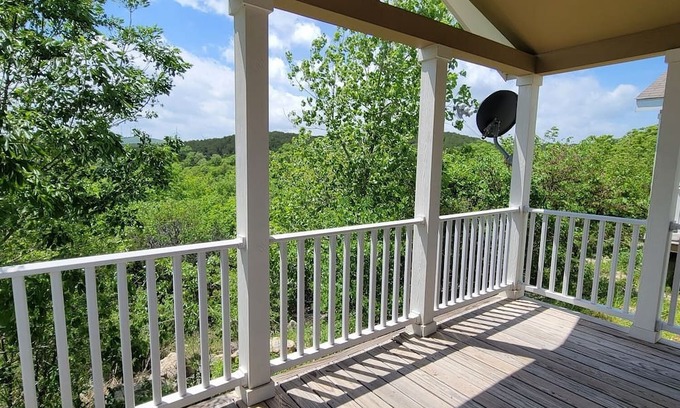 Davis Cabin | The Most Beautiful Views in Turner Falls