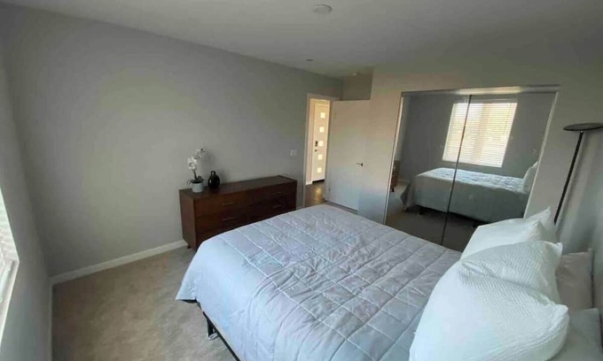 Desert Hot Springs House | Traveling RN/Professionals - Private Bed and Shared Bathroom