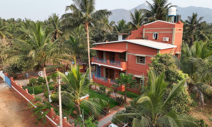 Coimbatore Other | Charming 2-bedroom farmhouse with WiFi, AC in pristine Alanthurai, Coimbatore
