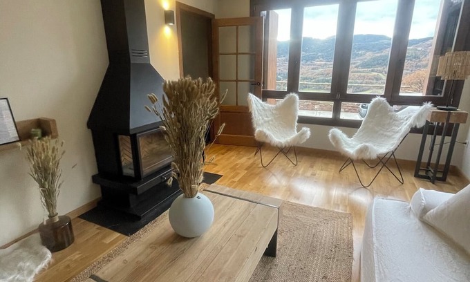 Alins Ski Chalet | Relax in the Pyrenees