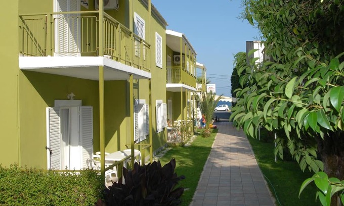 Agios Markos Apartment | 2-bedroom apartment a few steps from Ipsos beach - Wi-Fi, AC, fridge, balcony