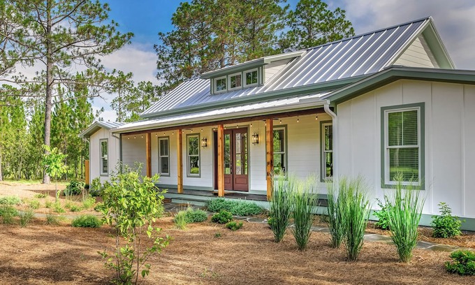 Vass House | Golf or Gallop! Pinehurst-Southern Pines area, near dining and shops!