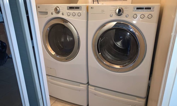 Everett Apartment | Spacious 3-bedroom apartment with WiFi, AC in amazing Everett
