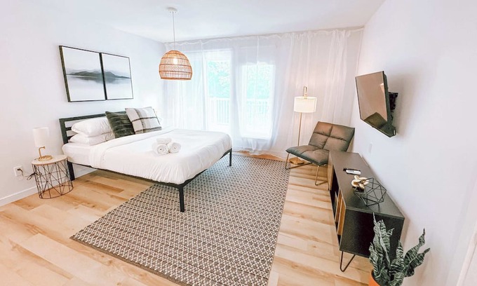 Mont-Tremblant Village Apartment | Studio Lugna by Gestion ELITE