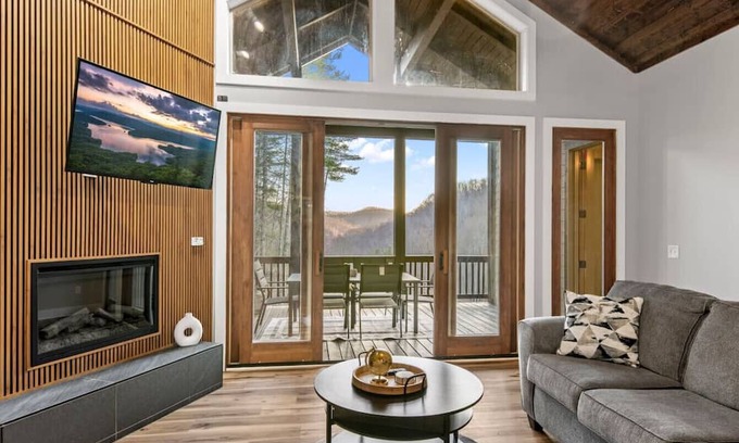 Sylva Condo | Mountain Hideaway, Grill, and Sunset Views!