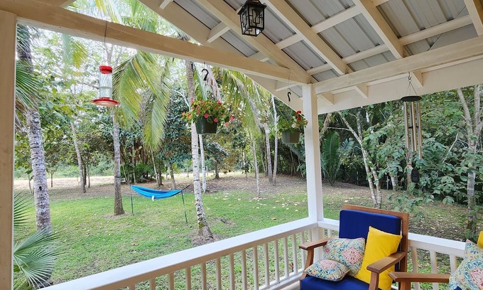 Spanish Lookout Cottage | Charming 2-bedroom cottage in tranquil Spanish Lookout with AC, WiFi