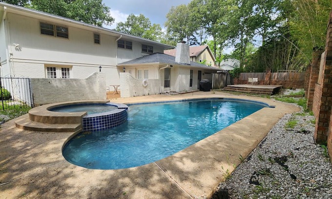 Cordova House | Southern-Inspired 5-BR Luxury Home with POOL & Jetted Tub - Simply Marvelous.