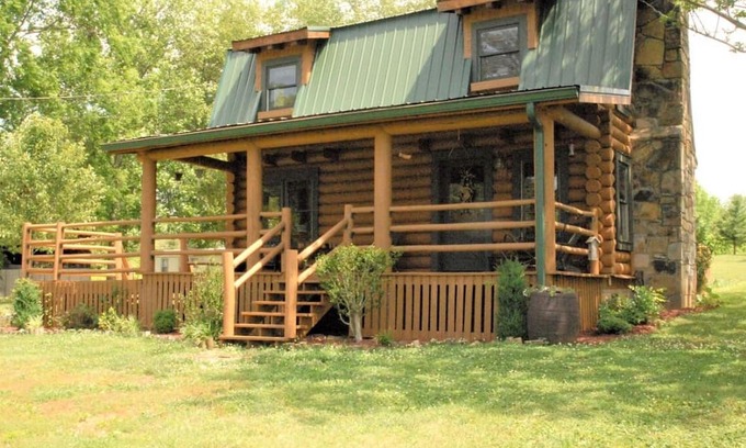 Maryville Cabin | Cozy 1-bedroom cabin with AC, WiFi in charming Maryville