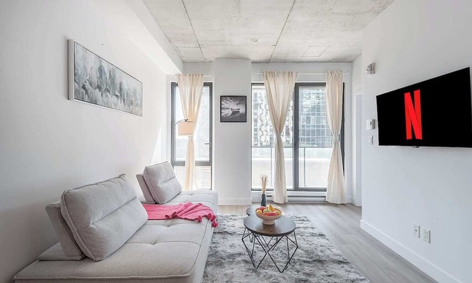 International District Apartment | Old Port-100 Walkscore