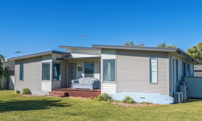 Lancelin House | Break-A-Way COASTAL COMFORT IN LANCELIN