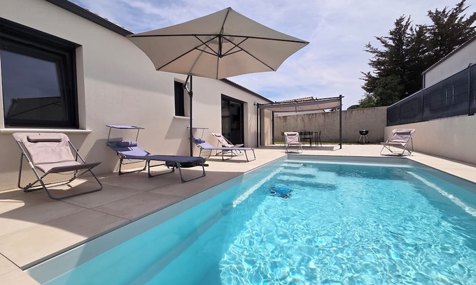 Saint-Jean-de-Monts Villa | Villa Azur: Modern & Private Pool!