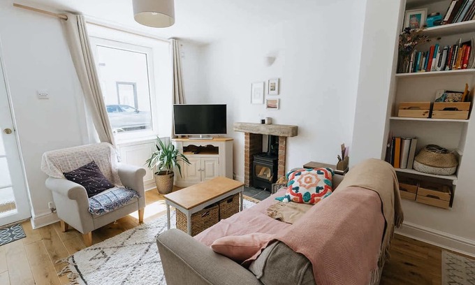 Newland Near Ulverston House | Cosy Ulverston Cottage with Log Burner & Garden