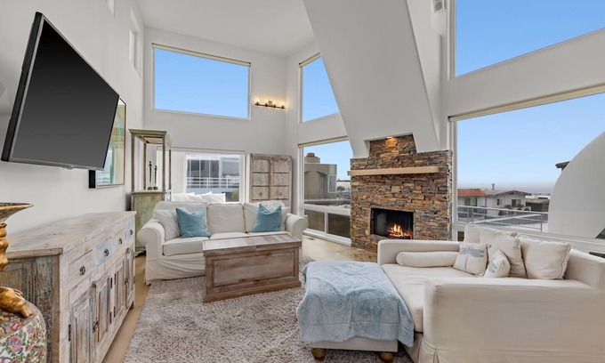 Gas Lamp Section House | Stunning 4 story Manhattan Beach Sand Section Home