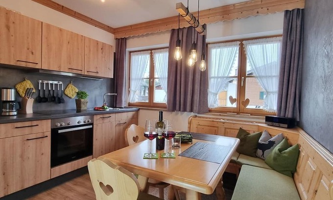 Kruen Apartment | Krottenkopf apartment "No. 1"/1 bedroom/shower, WC - Alpenparadies, guest house