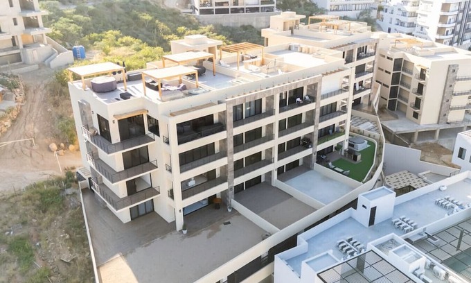 Libertad Apartment | New 3 BD Condo with Pool & Gym