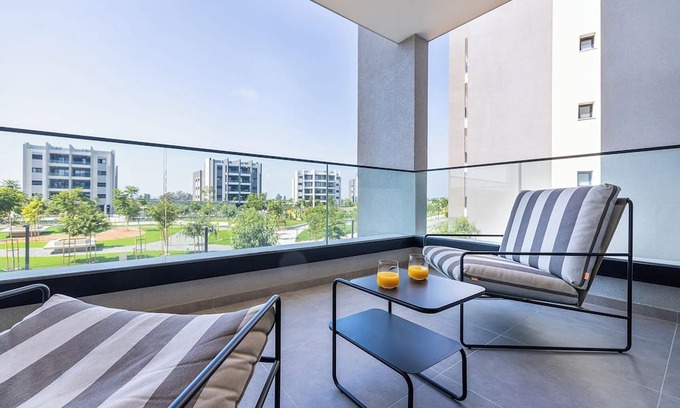 Vasa Koilaniou Apartment | One bedroom apartment with balcony in Sunset Gardens