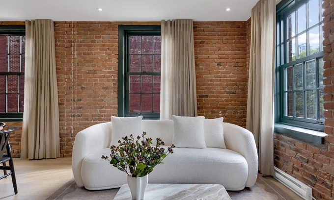 Cite Multimedia Apartment | Mercer-1 Bedroom Corner unit-Free parking