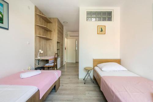 Makarska Old Town Apartment | Makarska room 2 bets with balkon 50 m from beach