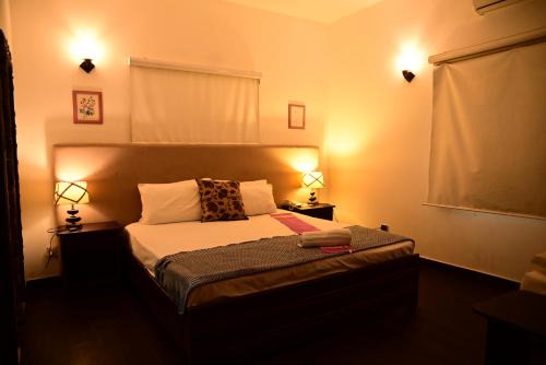 Karachi Hotel | Hotel Heavenly Stays