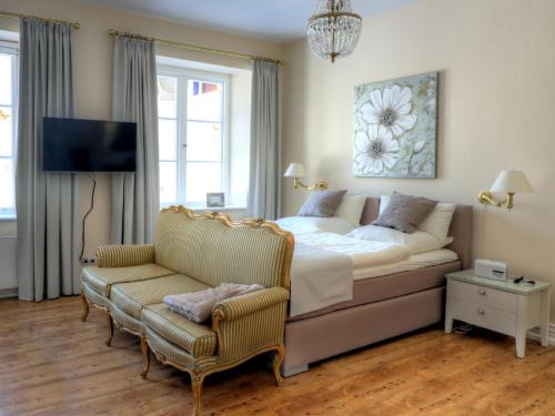 Vellahn Apartment | Goldene Zeiten im Gutshaus Tüschow