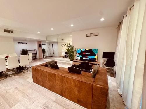 Hollywood Hills West Apartment | Amazing Large 2 Bedroom West Hollywood Apartment