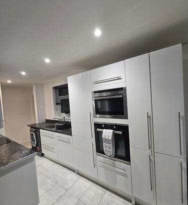 Huyton Apartment | 180 woolfall heath avenue