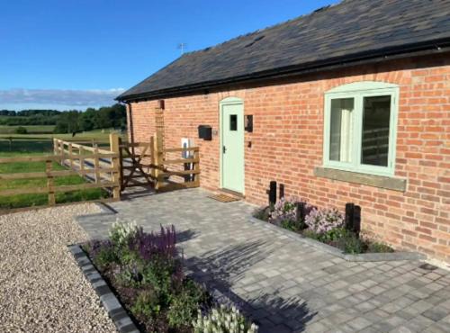 Market Drayton House | Pass the Keys Historic Barn Conversion- Your Countryside Retreat