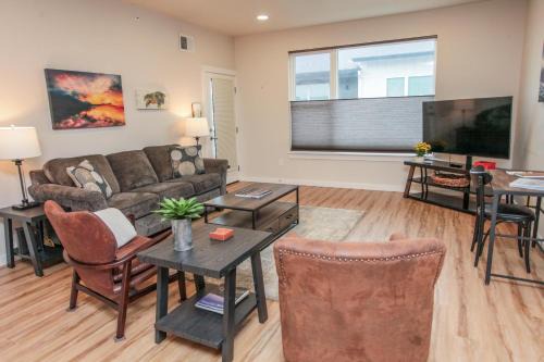 Livingston House | Livingston Condo