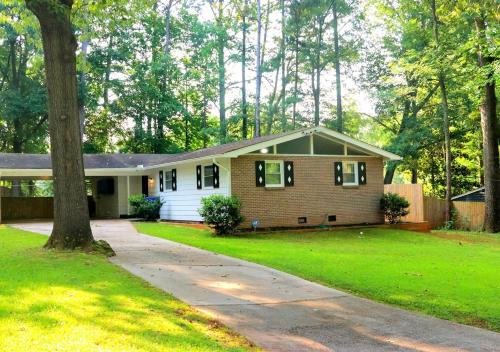 East Side House | Peace in the City