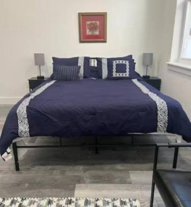 East Parkside Apartment | Charming Apt\Sleeps 3\1717 Apt 3