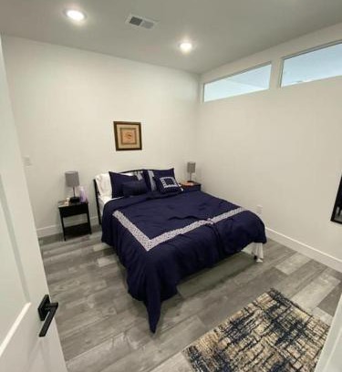 East Parkside Apartment | Homey Apt\Sleeps 3\1715 Apt 5