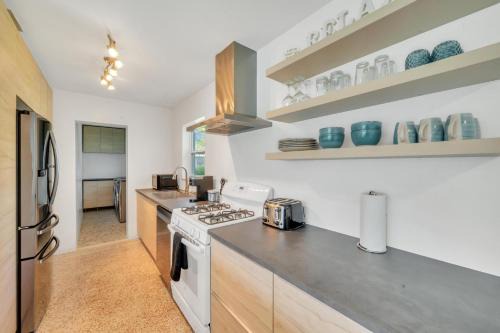 Port Saint Lucie House | Coastal Comfort Haven: Newly Renovated, Near Beach