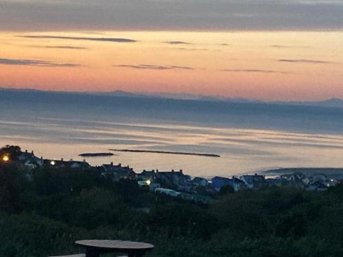 Borth Apartment | Sea View