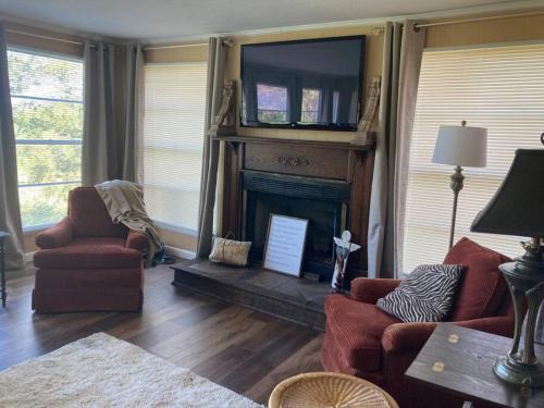 Kodak House | Exit 407 - The Cates House